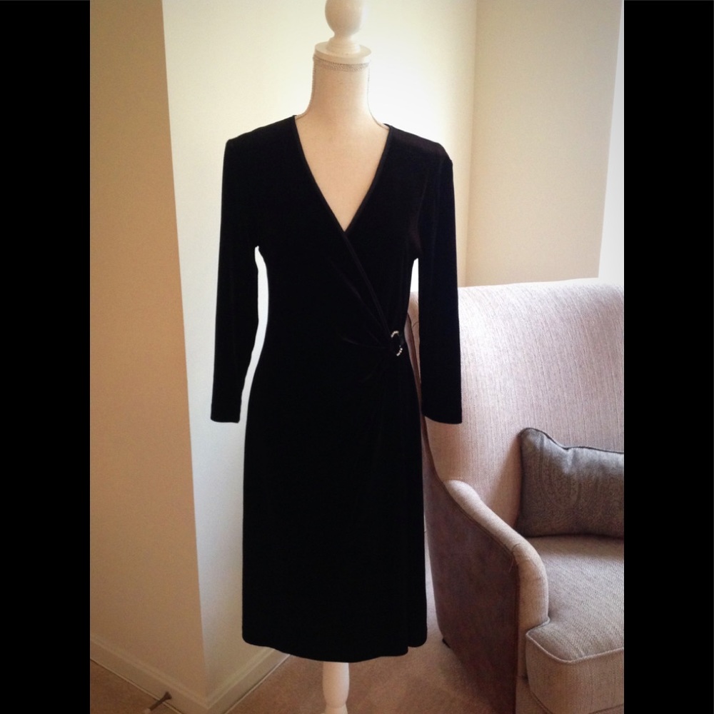 Ladies CONNECTED APPAREL special occasion dress.